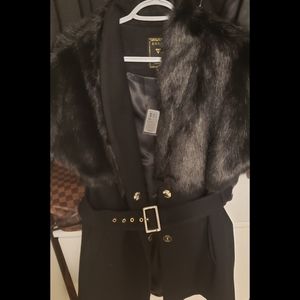 Selling authentic Guess whool coat.